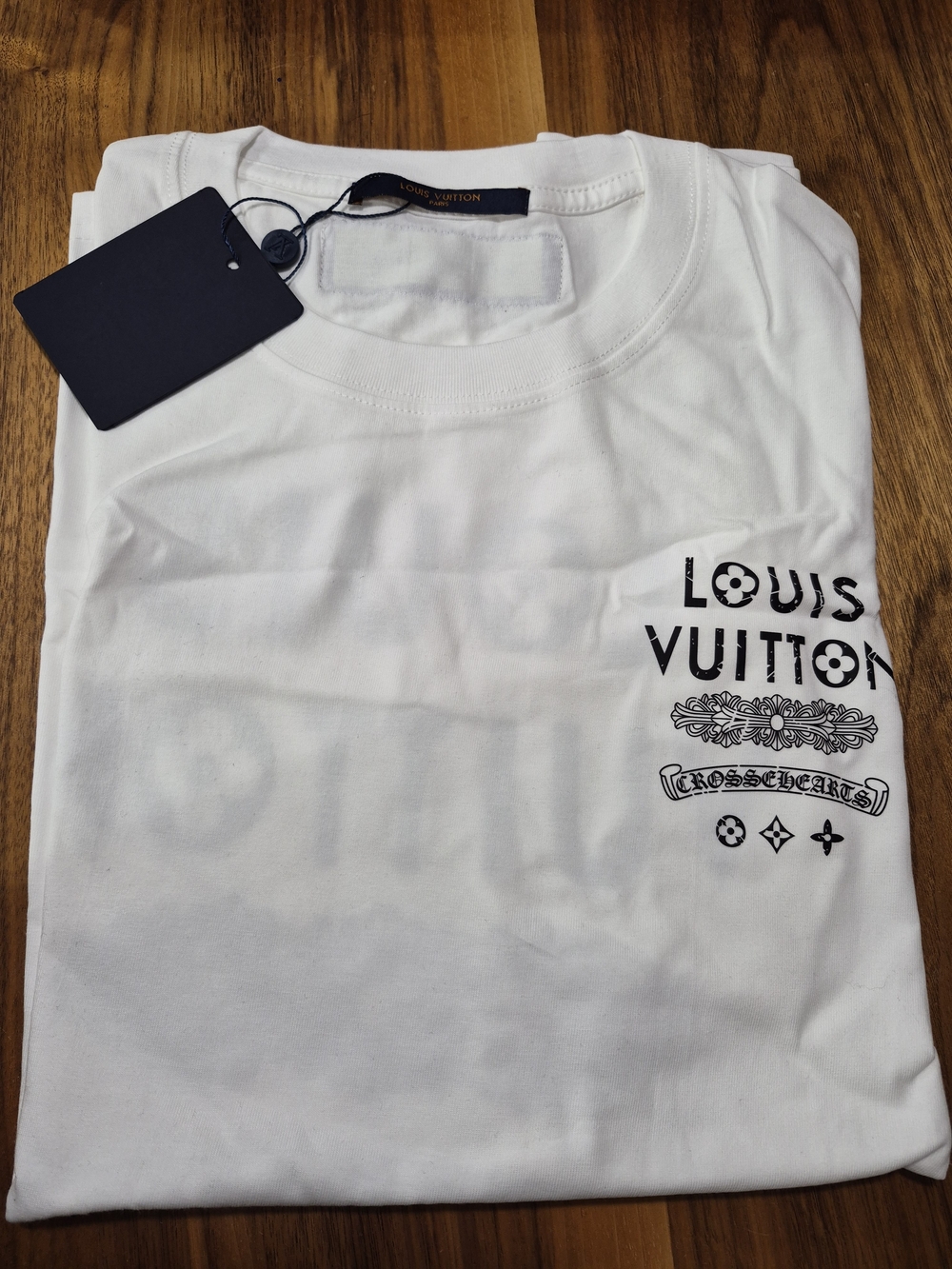 Louis Vuitton White Logo Short-Sleeve Men's T-Shirt - Picture 7 of 7